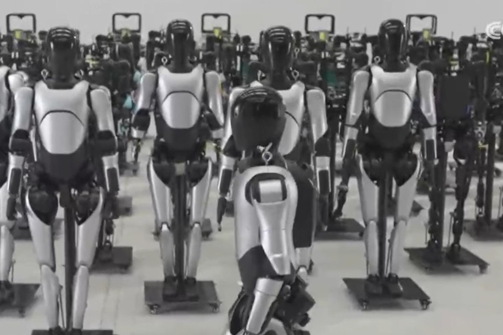 央视报道！揭秘zoty中欧机器人量产超级工厂